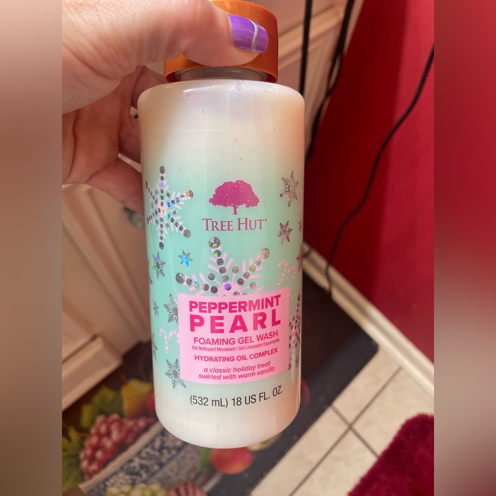 Tree Hut Peppermint Pearl Foaming Gel Wash